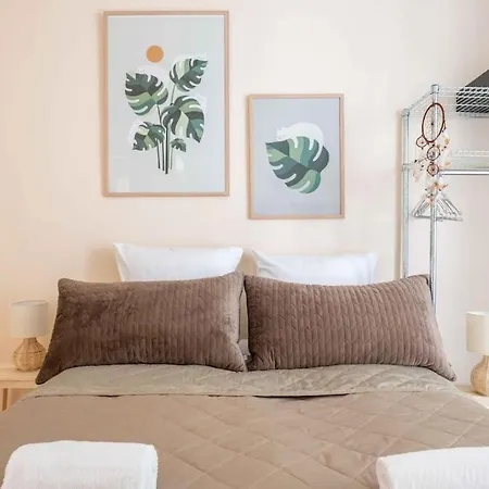 2br Next To The Lakes Lägenhet *