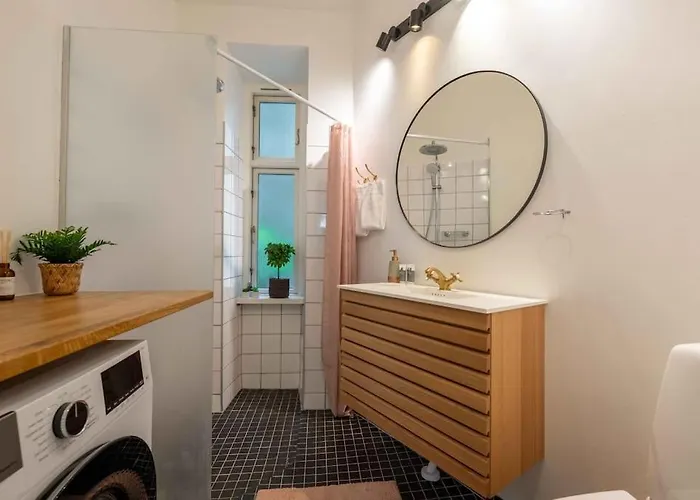 2br Next To The Lakes Lägenhet