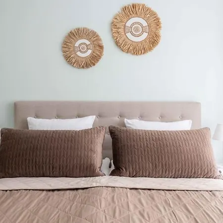 2br Next To The Lakes *