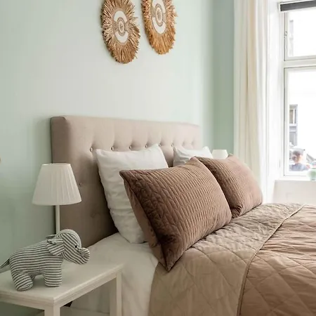 2br Next To The Lakes