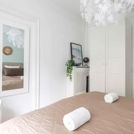 2br Next To The Lakes