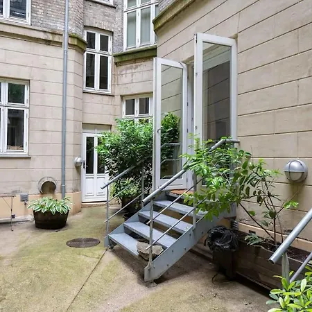 2br Next To The Lakes *