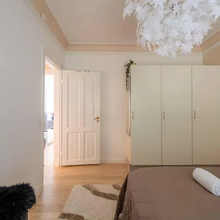 2br Next To The Lakes