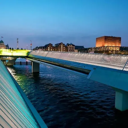 2br Next To The Lakes