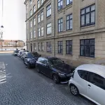 2br Next To The Lakes Copenhagen