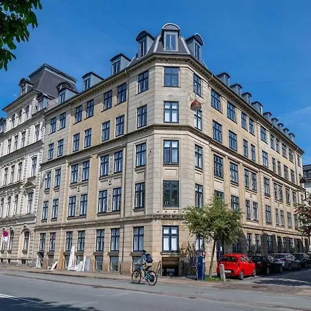 2br Next To The Lakes Lejlighed København