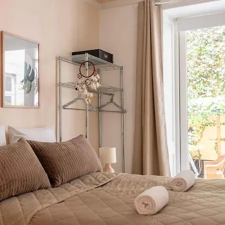 2br Next To The Lakes Appartement